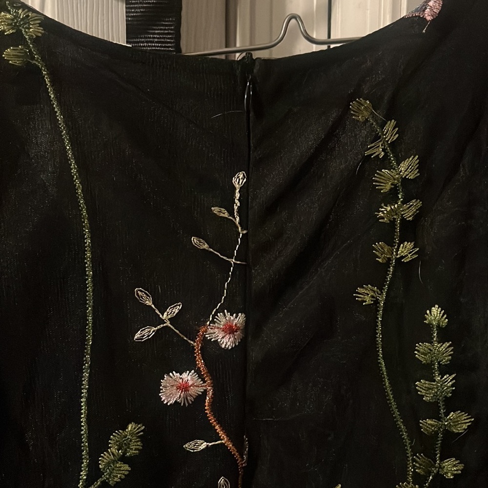 Dress - Picture 4 of 4